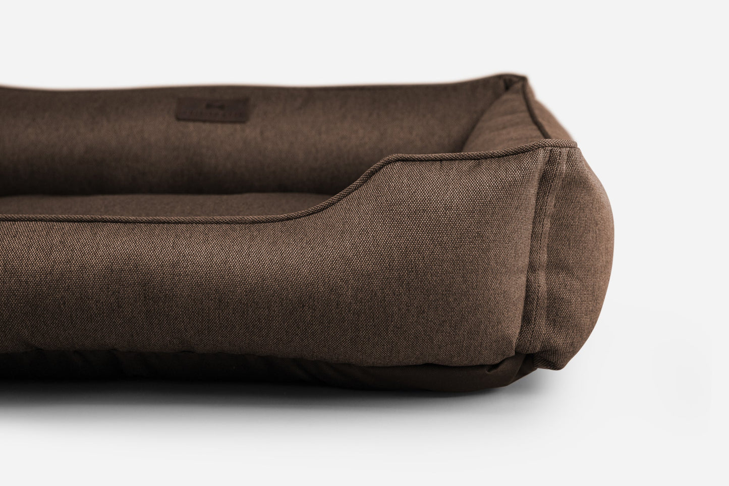 Chester & Lee Cotton Sleeper Dog Bed – Brown