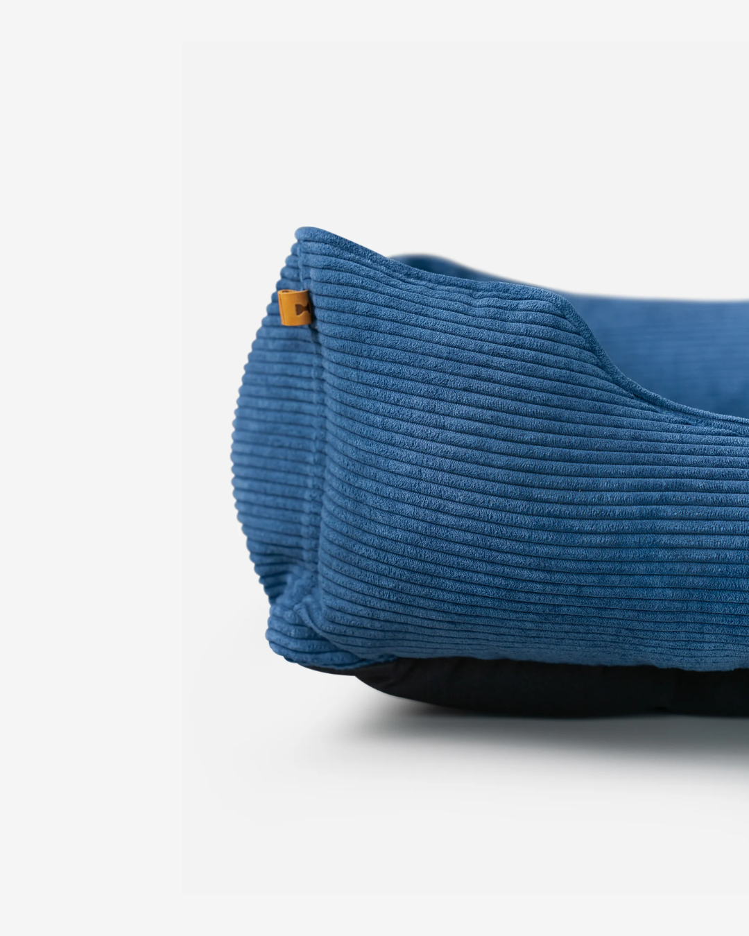 Chester & Lee Fancy Corduroy Sleeper Dog Bed – Blue