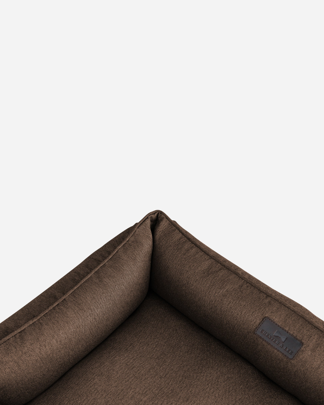 Chester & Lee Cotton Sleeper Dog Bed – Brown