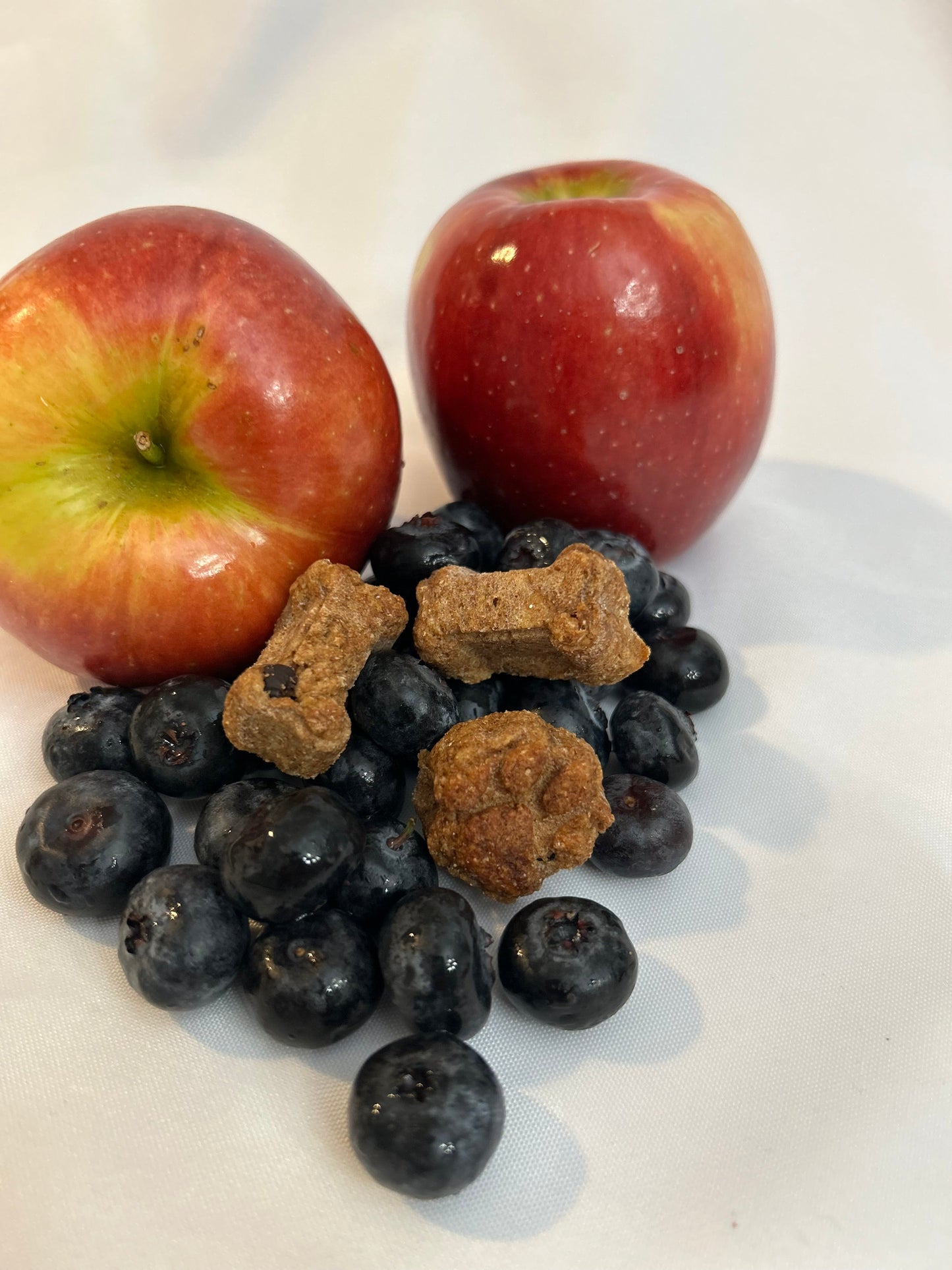 Lucy Loo Treats — Apple & Blueberry Dog Treats (7.5 oz.)