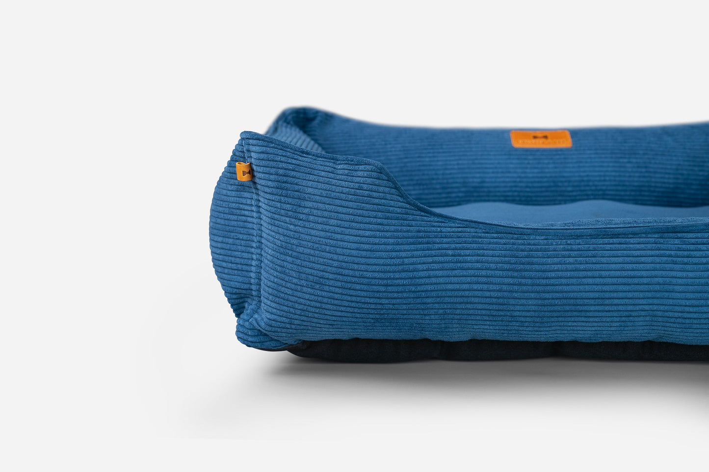 Chester & Lee Fancy Corduroy Sleeper Dog Bed – Blue